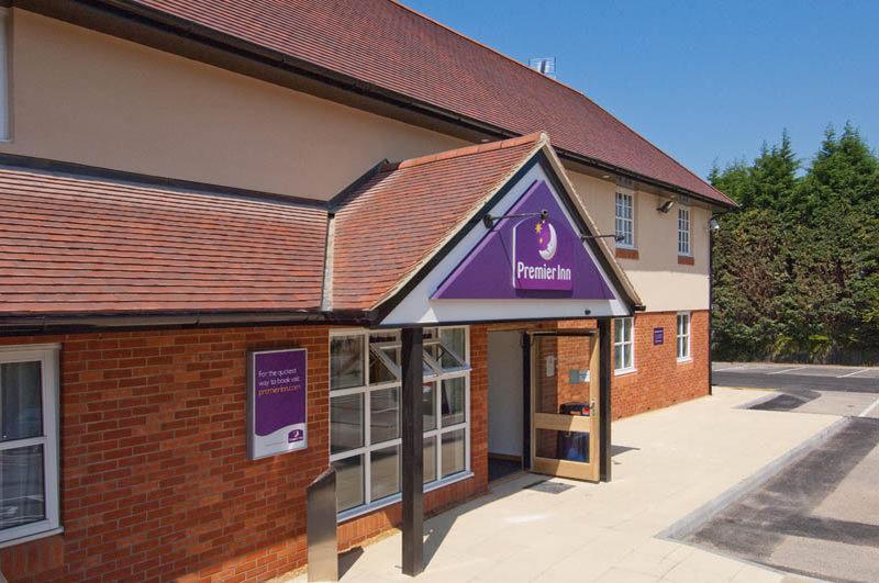 Premier Inn London Ruislip Exterior foto